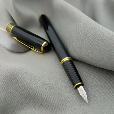 Infinity black fountain pen