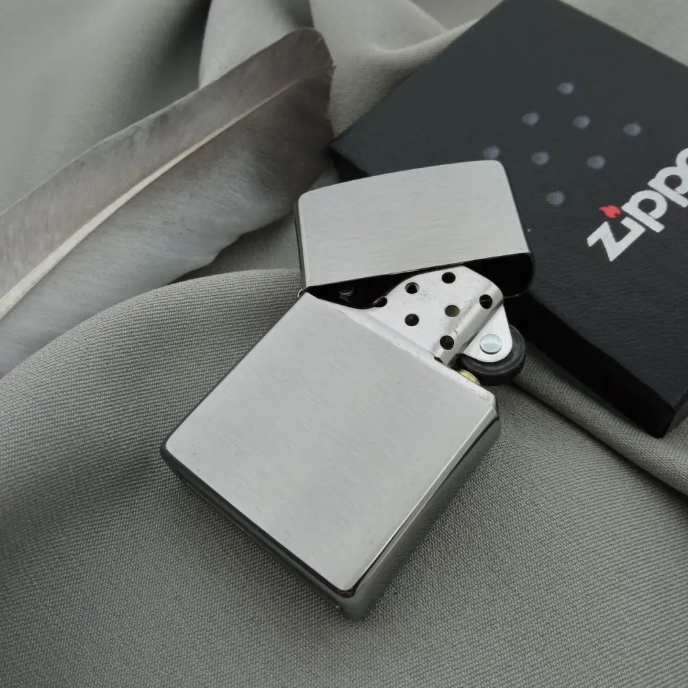 Zapalniczka ZIPPO Brushed Chrome 200